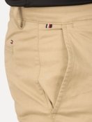 Calça Tommy Hilfiger Masculina Custom Fit THFlex Chino Stretch Cáqui - Marca Tommy Hilfiger