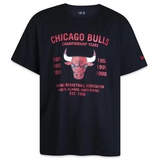 Camiseta New Era Regular Chicago Bulls Preto