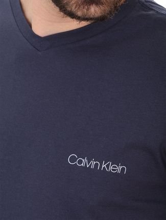 Camiseta Calvin Klein Swimwear Masculina V-Neck Slim Fit Logo Azul Marinho