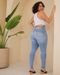 Calça Jeans Skinny Plus Size Feminina Cintura Alta Barra Desfiada 23589 Clara Consciência - Marca Consciência